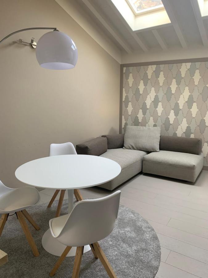 Maison del Ducato “Cavour 24” Parma Esterno foto